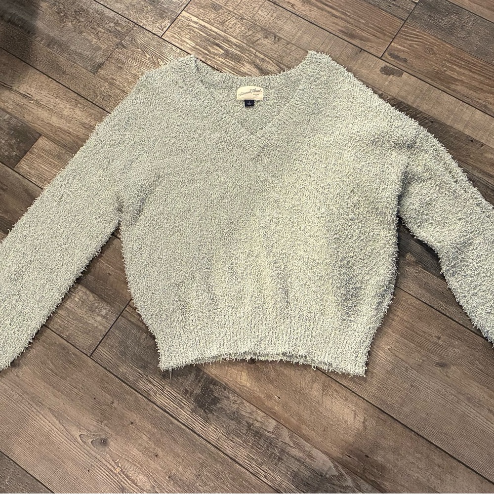 Universal Thread V-Neck Sweater in Light Gray